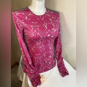 EleVen by Venus Williams~Form Fitting Activewear Top~Ruched Sides & Cuffs~Size L